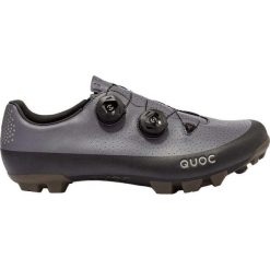 Buty terenowe Quoc GT XC. Brązowe buty trekkingowe QUOC, bez zapięcia. W wyprzedaży za 931.00 zł.