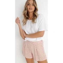 Różowe Szorty Kosley. Czerwone szorty Born2be, z aplikacjami, z koronki. W wyprzedaży za 41.99 zł.