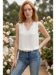 SOULSHAE Top w kolorze białym rozmiar: XXL/3XL. Białe topy SOULSHAE, xl, bez wzorów, bez kołnierzyka, bez ramiączek. Za 139.95 zł.