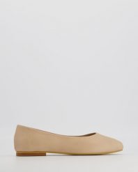 KLASYCZNE BALERINY E125 BEIGE. Brązowe baleriny Venezia, bez wzorów, ze skóry, klasyczne, bez obcasa, bez zapięcia. Za 189.00 zł.