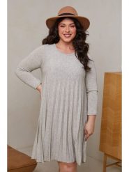 Curvy Lady Sukienka w kolorze szarym rozmiar: 48/50. Szare sukienki Curvy Lady, bez wzorów, z wełny, klasyczne, bez kołnierzyka, bez ramiączek, midi, rozkloszowane. Za 163.64 zł.