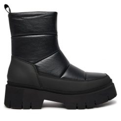 Botki HUGO. Czarne botki Hugo, bez wzorów, bez obcasa, na płaskiej podeszwie, bez zapięcia. Za 579.99 zł.