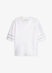 T-shirt z czystej bawełny organicznej. Białe t-shirty bonprix, z aplikacjami, z bawełny, bez kołnierzyka, bez ramiączek. Za 79.99 zł.