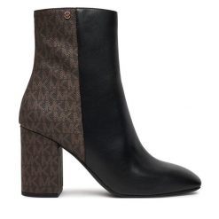 Botki MICHAEL Michael Kors. Czarne botki MICHAEL Michael Kors, bez wzorów, bez obcasa, na słupku, bez zapięcia. Za 549.99 zł.
