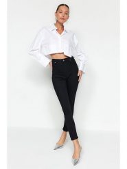 Trendyol Dżinsy - Skinny fit - w kolorze czarnym rozmiar: 34. Czarne jeansy Trendyol, bez wzorów, klasyczne, z podwyższonym stanem. Za 81.45 zł.