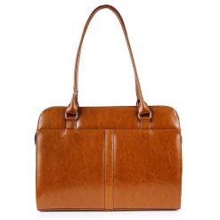 Torebka skórzana damska klasyczna DAN-A T144 camel. Brązowe torebki klasyczne DAN-A, bez wzorów, ze skóry, eleganckie, bez dodatków. Za 399.99 zł.