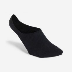 Skarpety niskie 3 sztuki. Białe skarpetki Decathlon, bez wzorów, z bawełny. Za 39.99 zł.