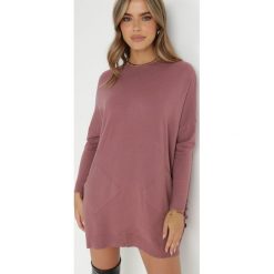 Ciemnoróżowy Sweter Długi Urrukino. Czerwone swetry Born2be, l, bez wzorów, z dzianiny, bez ramiączek. W wyprzedaży za 95.99 zł.