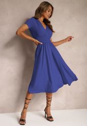 Niebieska Sukienka Taliowana z Kopertowym Dekoltem o Rozkloszowanym Kroju Rimadea. Niebieskie sukienki Renee, l, bez wzorów, eleganckie, bez kołnierzyka, bez ramiączek, midi, kopertowe. W wyprzedaży za 135.99 zł.
