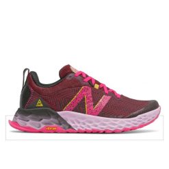Buty damskie New Balance fresh foam hierro v6. Czerwone buty do biegania New Balance, bez wzorów, bez zapięcia, do biegania. Za 499.99 zł.