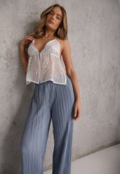 Niebieskie Plisowane Spodnie High Waist z Szerokimi Nogawkami Sedalia. Niebieskie jeansy Renee, l, bez wzorów, z jeansu, z podwyższonym stanem. Za 59.99 zł.