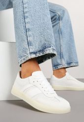 Białe Sneakersy Tenisówki Ozdobione Paskami Amodira. Białe trampki Renee, bez wzorów, z jeansu, bez zapięcia. W wyprzedaży za 67.99 zł.