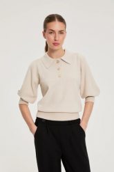 Sweter z krótkimi rękawami beżowy. Brązowe swetry MOODO, l, bez wzorów, z poliamidu, bez ramiączek. Za 109.99 zł.
