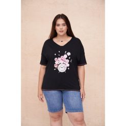 T-Shirt Damski Klloki Plus Size Czarny. Czarne t-shirty blue shadow, plus size, z aplikacjami, z bawełny, bez kołnierzyka, bez ramiączek. Za 169.90 zł.
