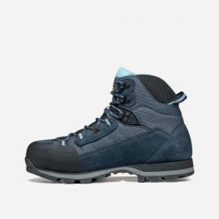 Damskie buty turystyczne Garmont Lagorai II GTX. Niebieskie buty trekkingowe Garmont, bez wzorów, ze skóry, bez zapięcia, trekkingowe. Za 851.00 zł.