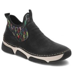 Czarne Półbuty Rieker Wygodne Buty Damskie. Czarne półbuty wsuwane Rieker, bez wzorów, ze skóry ekologicznej, sportowe, bez obcasa, na płaskiej podeszwie. Za 280.99 zł.