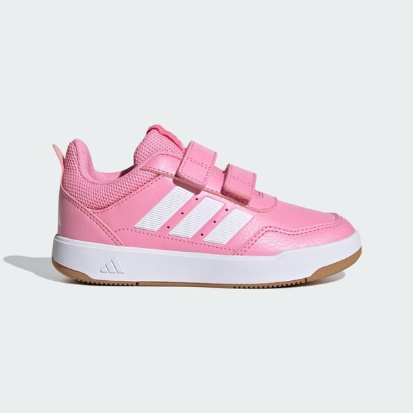 Buty Tensaur Sport 3.0 CF K. Białe buty sportowe lifestyle adidas, bez wzorów, z gumy, bez zapięcia, na jogę i pilates. Za 169.00 zł.