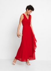 Sukienka z szyfonu z marszczeniem. Czerwone sukienki bonprix, bez wzorów, z szyfonu, eleganckie, bez kołnierzyka, bez ramiączek. Za 159.99 zł.