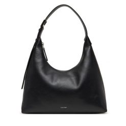 Torebka Calvin Klein. Czarne torebki klasyczne Calvin Klein, bez wzorów, klasyczne, bez dodatków. Za 419.99 zł.