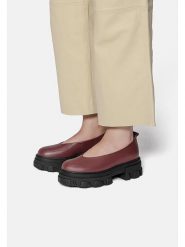 Loft37 Skórzane baleriny w kolorze czerwonym rozmiar: 40. Czerwone baleriny loft37, bez wzorów, bez obcasa, bez zapięcia. Za 347.99 zł.