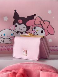 Mały portfel z ozdobnym zapięciem My Melody - różowy. Czerwone portfele Sinsay, bez wzorów. Za 29.99 zł.