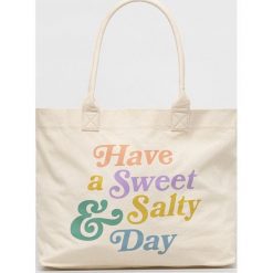 Billabong torebka kolor beżowy. Brązowe shopper bag Billabong, bez wzorów, z nadrukiem, bez dodatków. W wyprzedaży za 154.99 zł.
