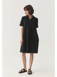 TATUUM Sukienka w kolorze czarnym rozmiar: XL. Czarne sukienki Tatuum, xl, bez wzorów, bez kołnierzyka, bez ramiączek, midi. Za 252.94 zł.