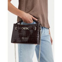 Torebka Nine West. Brązowe torebki klasyczne Nine West, bez wzorów, klasyczne, bez dodatków. Za 249.99 zł.