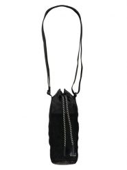 Jack Wolfskin Torba w kolorze czarnym na butelkę - 10 x 26 x 10 cm rozmiar: onesize. Czarne torby sportowe Jack Wolfskin, bez wzorów, z materiału, przez ramię. Za 74.46 zł.
