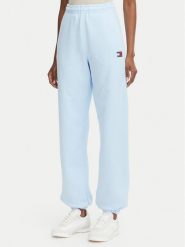 Tommy Jeans Spodnie dresowe DW0DW22780 Niebieski jasny Regular Fit. Niebieskie spodnie sportowe Tommy Jeans, bez wzorów, z bawełny. Za 329.99 zł.