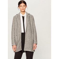 Klasyczny płaszcz - Szary. Płaszcze marki Mohito. Za 149.99 zł.