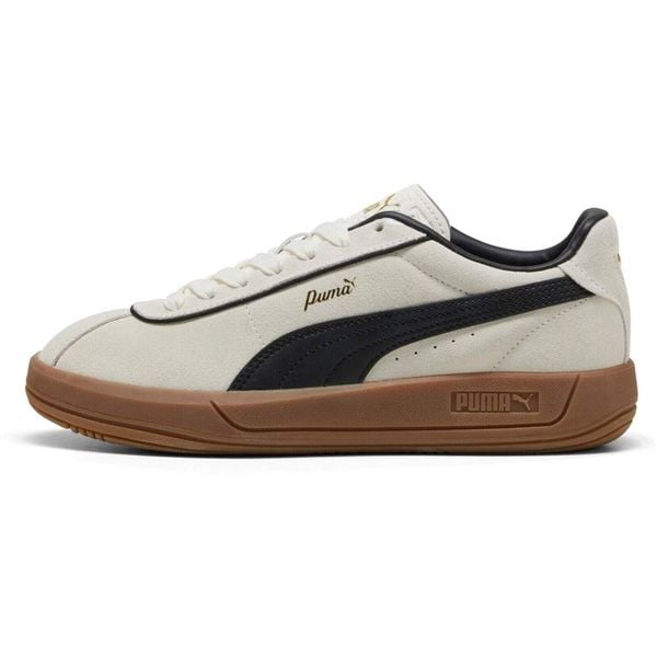 Damskie zamszowe buty sportowe Puma Club Klassika. Białe buty sportowe lifestyle Puma, bez wzorów, z zamszu, sportowe, bez zapięcia. Za 390.00 zł.