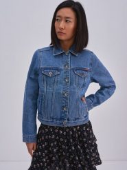 Kurtka damska jeansowa niebieska Jane 295. Niebieskie kurtki BIG STAR, l, bez wzorów, z denimu, retro, bez kaptura. W wyprzedaży za 249.99 zł.