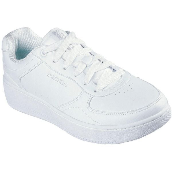 Buty sportowe damskie Skechers Sport Court 2.0 Core Essent. Białe buty sportowe lifestyle Skechers, bez wzorów, ze skóry ekologicznej, sportowe, bez zapięcia, skechers sport. Za 249.99 zł.