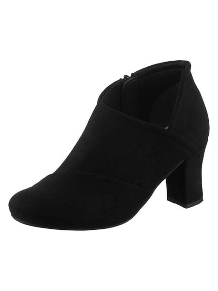Heine Botki w kolorze czarnym rozmiar: 40. Czarne botki Heine, bez wzorów, eleganckie, bez obcasa, bez zapięcia. Za 68.95 zł.
