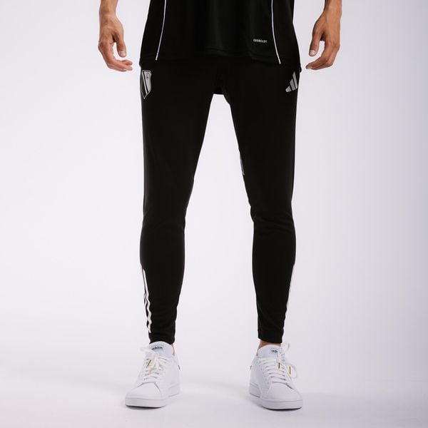 Spodnie czarne treningowe adidas Tiro 25 Legia Warszawa. Czarne spodnie dresowe adidas, bez wzorów, do piłki nożnej. Za 269.99 zł.