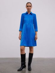 BGN Sukienka w kolorze niebieskim rozmiar: 40. Niebieskie sukienki BGN, na co dzień, bez wzorów, z tkaniny, bez kołnierzyka, bez ramiączek, midi, proste. Za 152.99 zł.