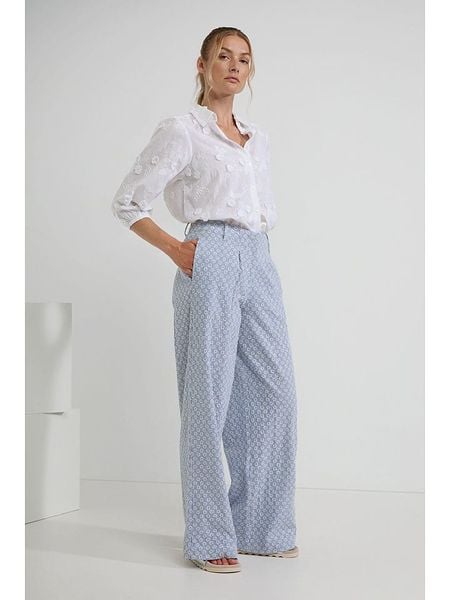 Josephine & Co Spodnie "Dave" w kolorze niebiesko-białym rozmiar: 40. Białe spodnie materiałowe Josephine & Co, bez wzorów, z bawełny, z podwyższonym stanem. Za 179.64 zł.