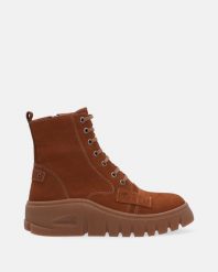 BRĄZOWE BOTKI Z NUBUKU 0242270 68 TABA. Brązowe botki Venezia, bez wzorów, z nubiku, bez obcasa, bez zapięcia. Za 249.00 zł.