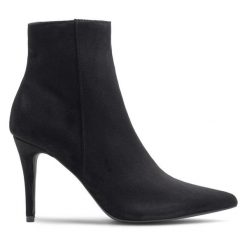 Botki Jenny Fairy. Czarne botki Jenny Fairy, bez wzorów, bez obcasa, na szpilce, bez zapięcia. Za 99.99 zł.