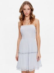 Guess Sukienka letnia Safa W3GK0M WEID0 Niebieski Regular Fit. Niebieskie sukienki Guess, l, z aplikacjami, z bawełny, bez kołnierzyka, bez ramiączek. Za 629.99 zł.