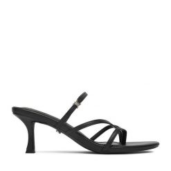 Japonki Juicy Couture. Czarne japonki Juicy Couture, bez wzorów. Za 199.99 zł.