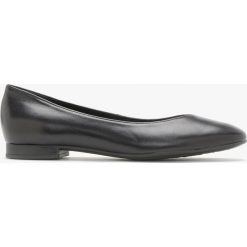 Baleriny z ozdobnym wycięciem AUDREY. Czarne baleriny Ryłko, bez wzorów, ze skóry, bez obcasa, na płaskiej podeszwie, bez zapięcia. Za 249.99 zł.