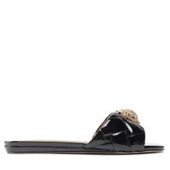 Klapki Kurt Geiger. Czarne klapki Kurt Geiger, bez wzorów, bez obcasa, bez zapięcia. Za 589.99 zł.