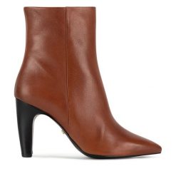 Botki Gino Rossi. Brązowe botki Gino Rossi, bez wzorów, bez obcasa, na słupku, bez zapięcia. Za 279.99 zł.