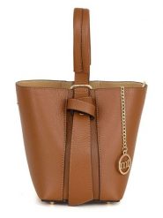 Mia Tomazzi Skórzana torebka w kolorze jasnobrązowym - 15 x 21 x 15 cm rozmiar: onesize. Brązowe torebki klasyczne Mia Tomazzi, bez wzorów, z materiału, przez ramię, bez dodatków. Za 282.99 zł.