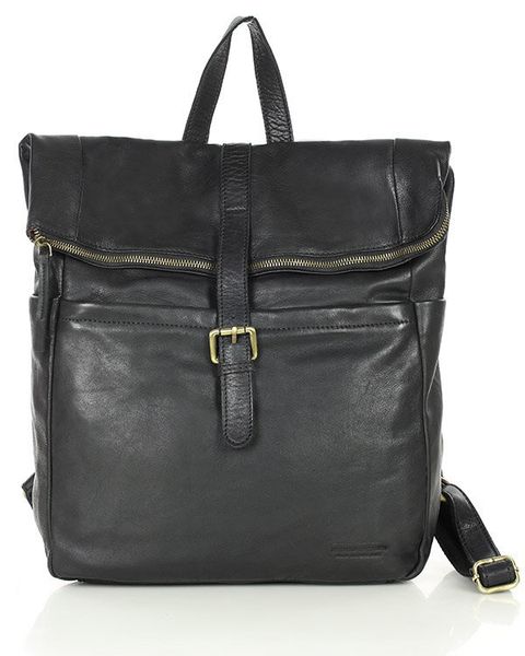 Kultowy plecak damski czarny skórzany na laptopa - MARCO MAZZINI czarny. Czarne plecaki bez wzorów, bez dodatków. Za 399.00 zł.