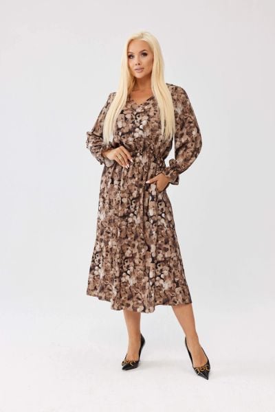 Wiskozowa sukienka Marlen MIDI w abstrakcyjny wzór - z gumką w pasie i kieszeniami PLUS SIZE XXL OVERSIZE JESIEŃ. Sukienki Moda Size Plus Iwanek, na co dzień, plus size, bez wzorów, z materiału, eleganckie, bez kołnierzyka, plus size, bez ramiączek, midi, oversize. Za 329.90 zł.