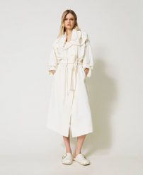 DŁUGA KREMOWA PARKA TWINSET. Białe płaszcze Twinset, l, bez wzorów, z elastanu, z kapturem. W wyprzedaży za 1,620.00 zł.