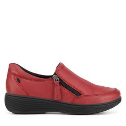 Półbuty Go Soft. Czerwone półbuty wsuwane GO SOFT, bez wzorów, bez obcasa, na płaskiej podeszwie. Za 229.99 zł.